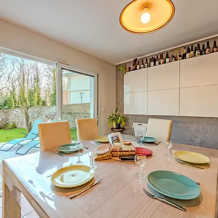 Holiday home Belle Maison A 800m